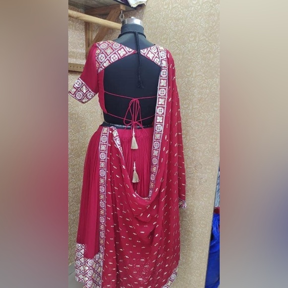 Chaniya choli - Picture 2 of 2